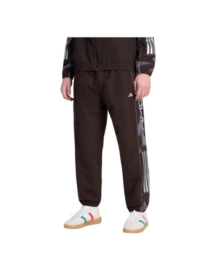 اديداس بنطال رياضي منسوج بنقشة مموهة وطبعة AMG